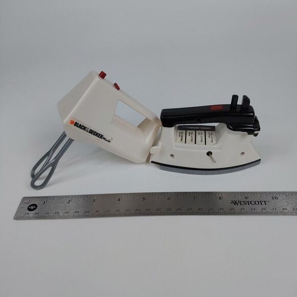 Vintage 1988 Toy Black and Decker Mini Iron‎ and Hand Mixer For Kids - Picture 6 of 6